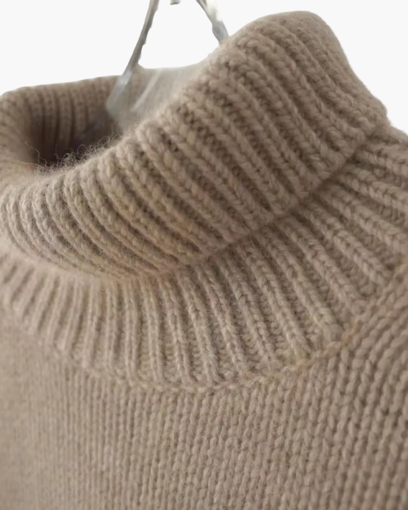 Isabella | Weicher Pullover mit hohem Kragen