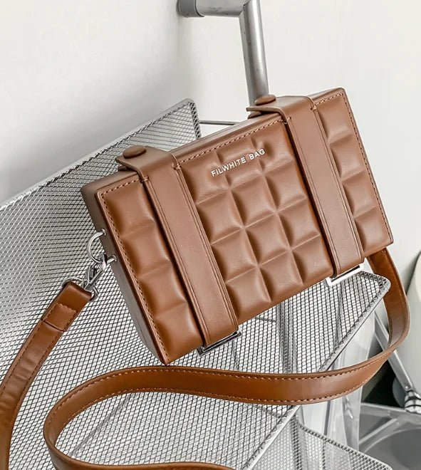 Blake | Box-Umhängetasche im Strukturlook