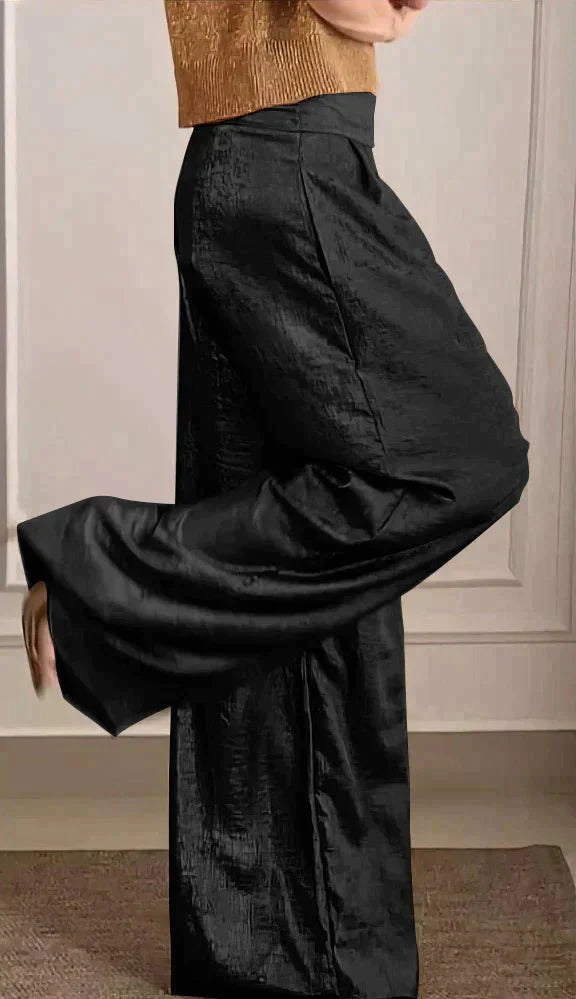 Felicia | Set aus Oberteil und Hose in Metallic-Optik