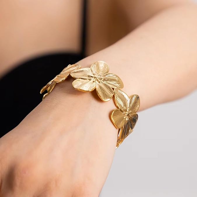 Fallon | Elegantes Armband im Blumenstil