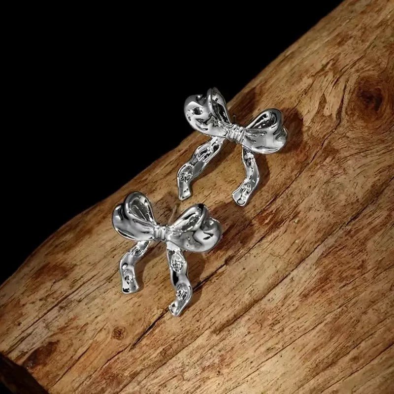 Sorentha | Zierliche Ohrringe mit Schleifenanhänger