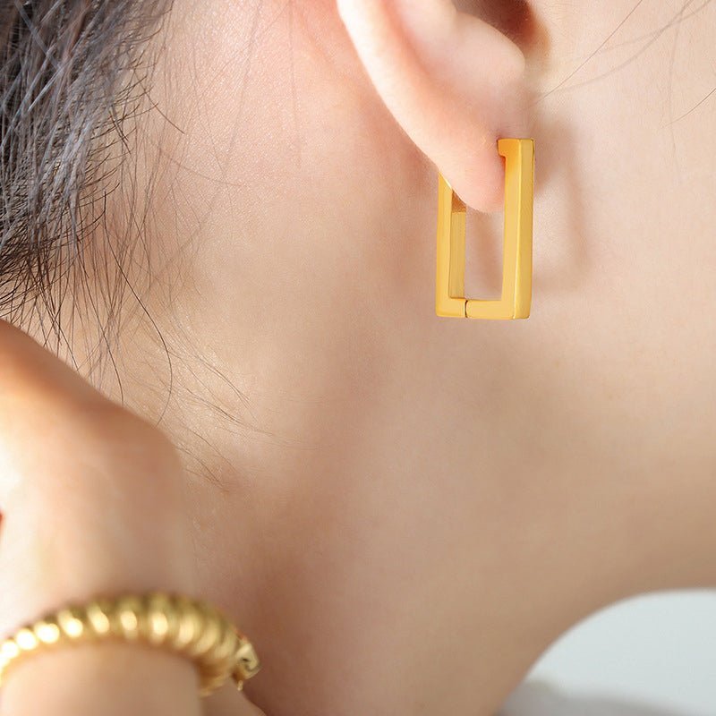 Caelia | Glänzende quadratische Ohrringe