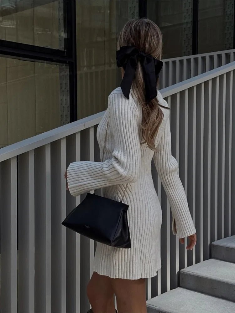 Thessira | Geripptes, figurbetontes Minikleid